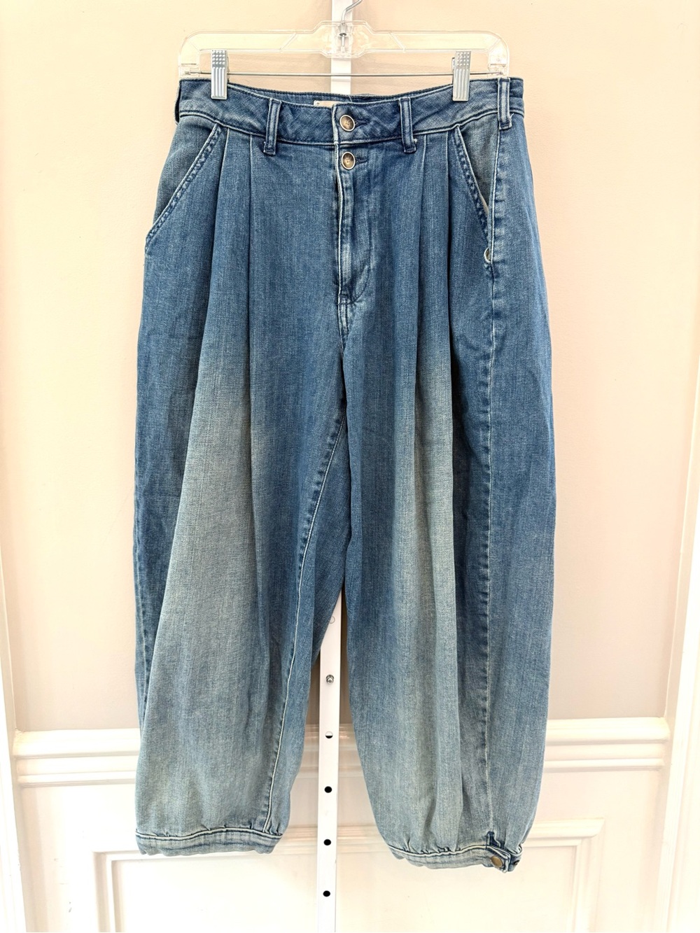 Pilcro Anthropologie High Rise Balloon Leg Pleated Denim medium wash - Picture 2 of 14